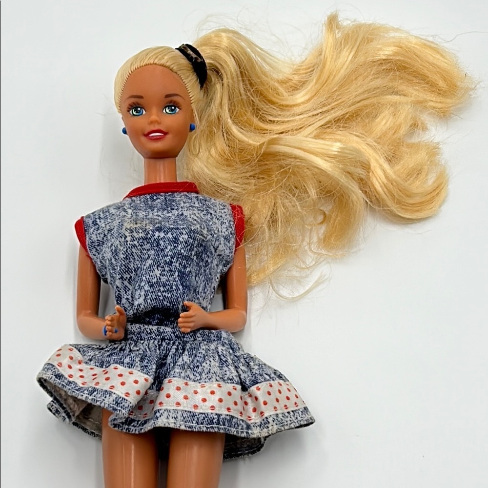 Vintage 1975 Mattel Barbie Doll Blue Eyes Blonde Hair